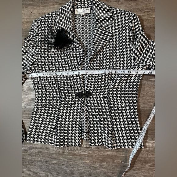 St. John by Marie Gray Beautiful blazer size 10 - Picture 2 of 5
